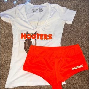 hooters xs tshirt (SHIRT ONLY) (HAS ATLANTA HAWK BASKETBALL ON IT)